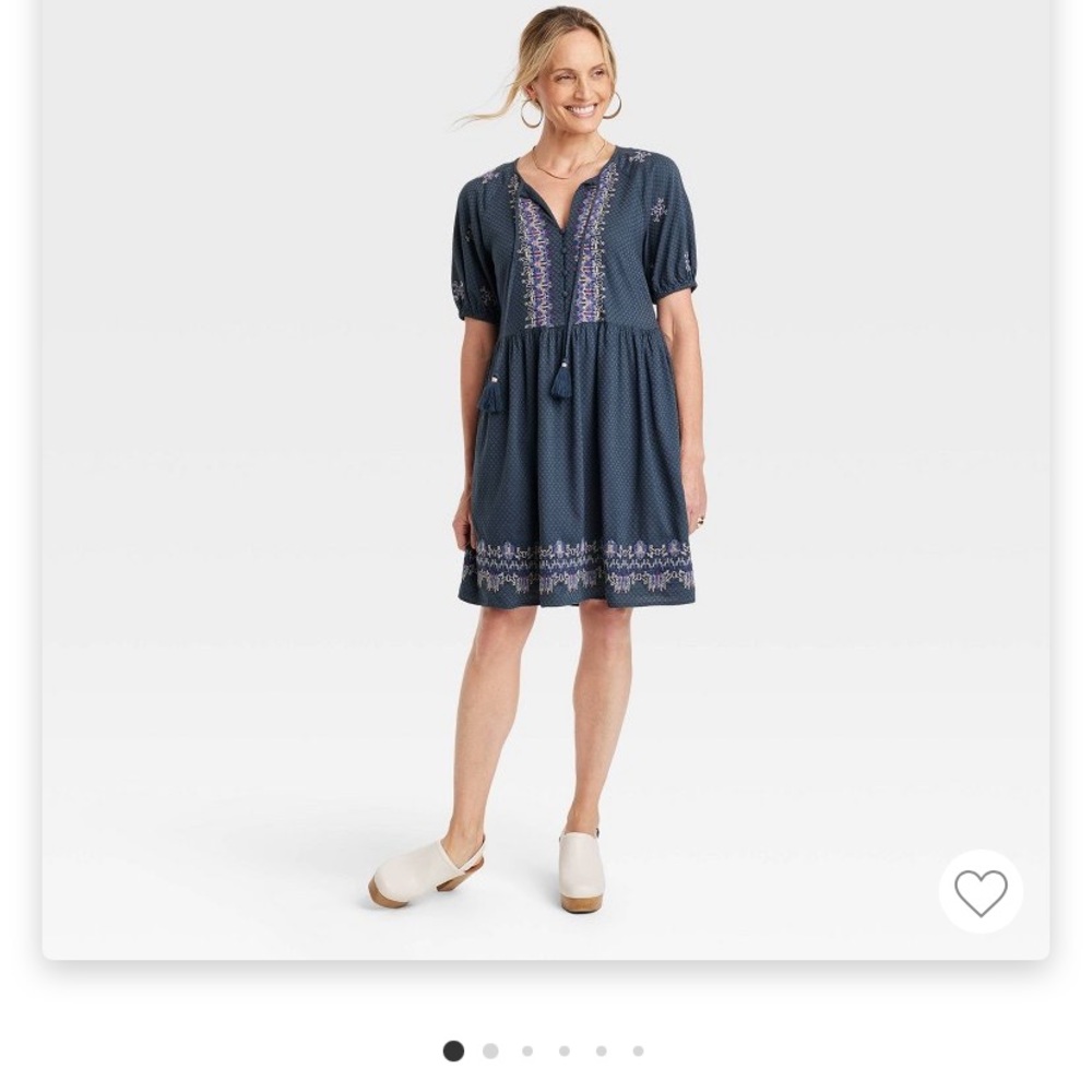 Woman’s Medium Short Sleeve Embroidered Dress